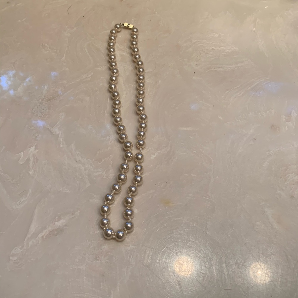 Faux Pearl Necklace 18 inches